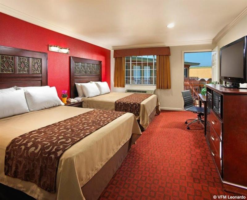 Studio Inn & Suites At Promenade Downey Bagian luar foto